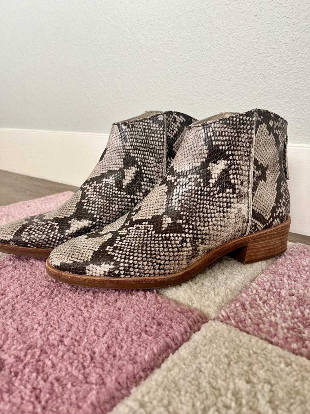 Dolce Vita - Women's 9.5 - Snake Print Ankle Boots